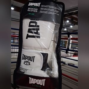 Boxing Gloves 10 Oz And Bag - Black N White By Tapout
